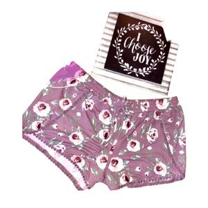 NWT•L•Sarah Lilac Rosette Pom Fringed Shorts•NEW•